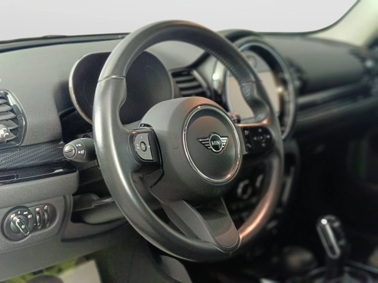 18 - MINI Cooper Mini Clubman 2.0 Cooper D Essential auto