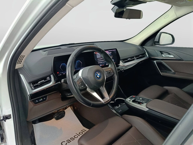 7 - BMW iX1 iX1 xdrive 30 X-Line