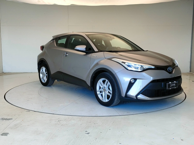 3 - Toyota C-HR C-HR 1.8h Business e-cvt