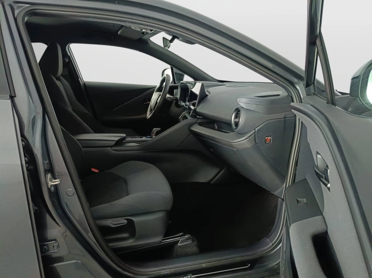 11 - Toyota C-HR C-HR 2.0 hv Trend fwd e-cvt