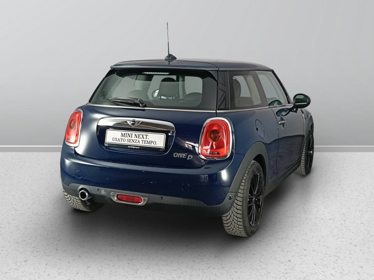 4 - MINI One Mini 1.5 One D Business 3p