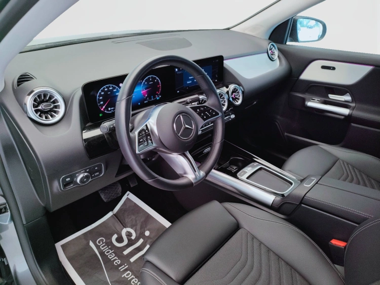 16 - Mercedes-Benz GLA 180 d Progressive Advanced Plus auto