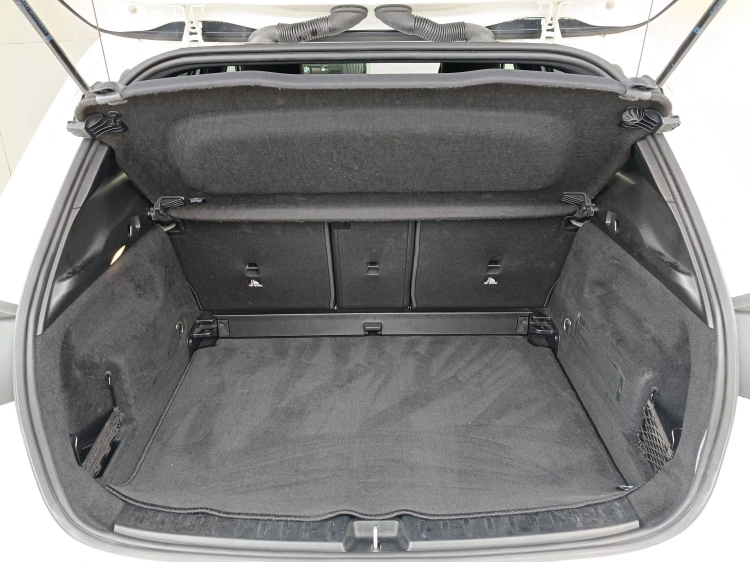 15 - Mercedes-Benz GLA 200 d Premium auto