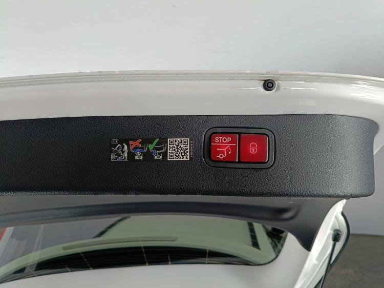 17 - Mercedes-Benz Classe C SW All-Terrain 220 d mhev Premium 4matic auto