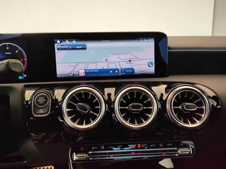 12 - Mercedes-Benz Classe A 180 d AMG Line Advanced Plus auto