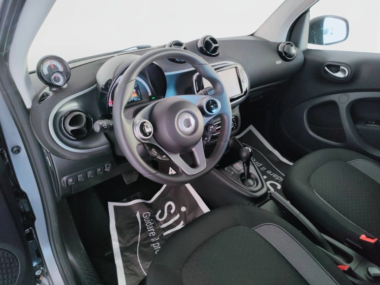 14 - smart fortwo Fortwo eq Passion 22kW