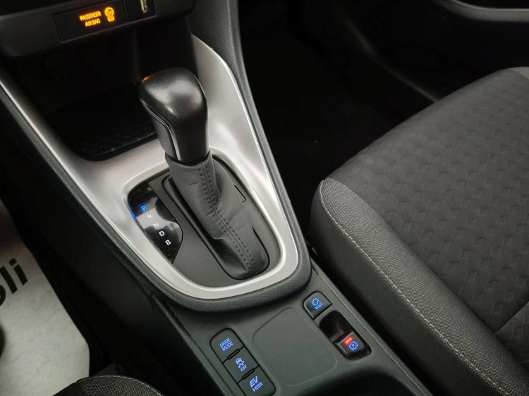17 - Toyota Yaris Yaris 1.5h Active