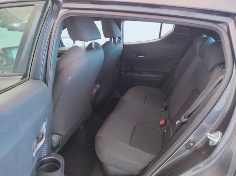 11 - Toyota C-HR C-HR 1.8h Business e-cvt