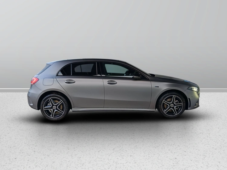 3 - Mercedes-Benz Classe A 250 e phev (eq-power) Premium auto