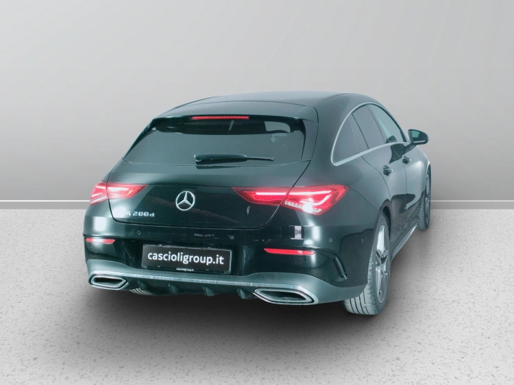 6 - Mercedes-Benz CLA Shooting Brake 200d Premium auto