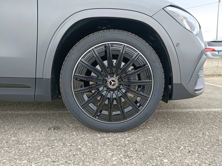 7 - Mercedes-Benz GLA 200 d automatic