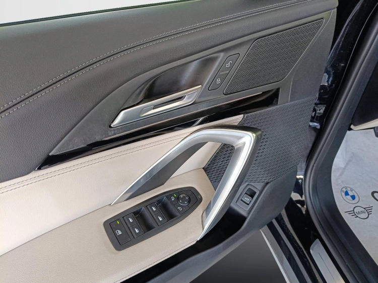 17 - BMW X1 X1 sdrive18d X-Line auto