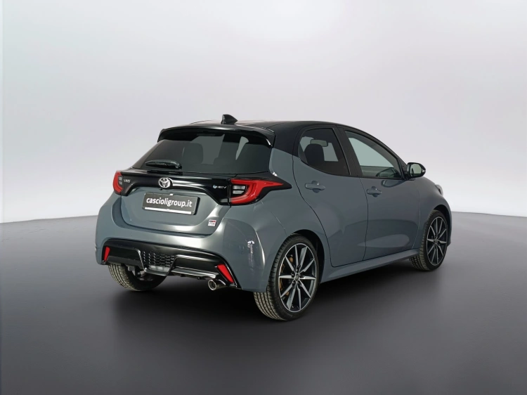 4 - Toyota Yaris YARIS 15H 130HP GRS MY25