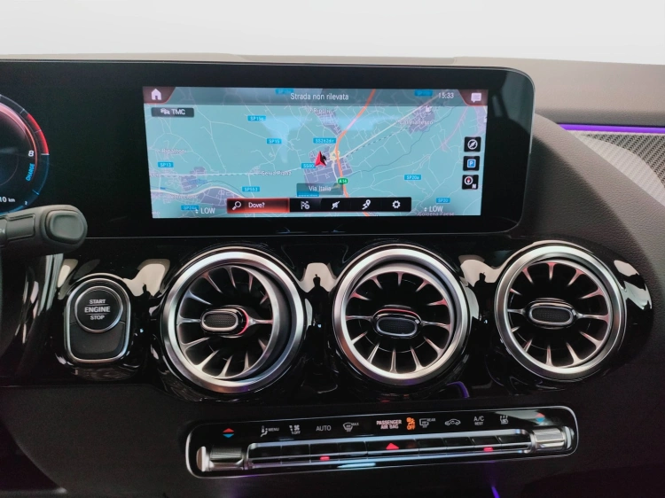 11 - Mercedes-Benz GLA 250 e phev (eq-power) Premium auto
