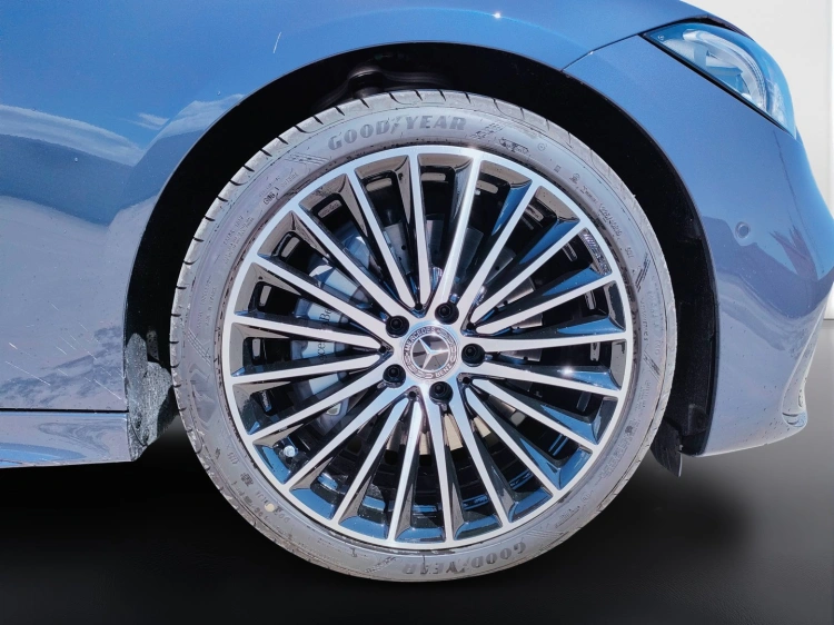 8 - Mercedes-Benz Classe C 220 d