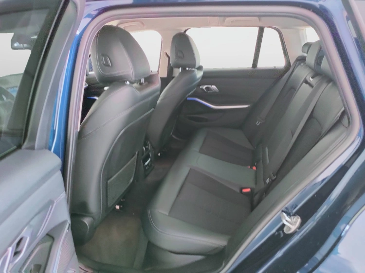 10 - BMW Serie 3 320d Touring auto