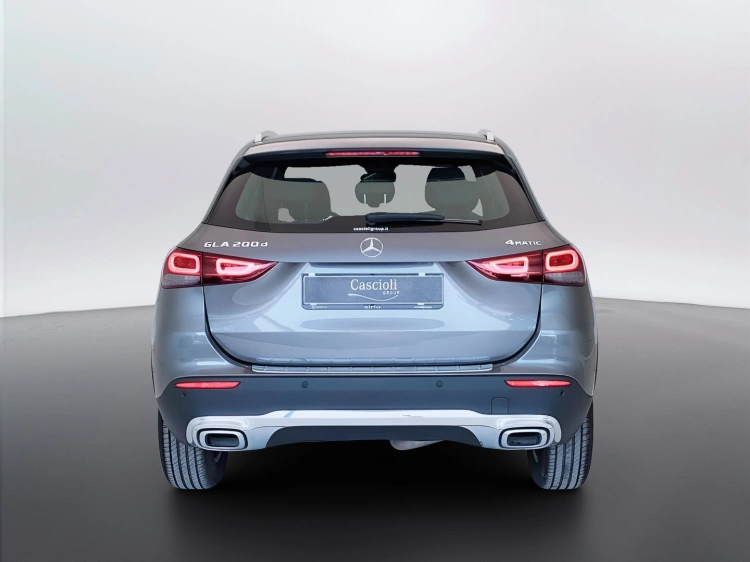 4 - Mercedes-Benz GLA 200 d Sport Plus 4matic auto
