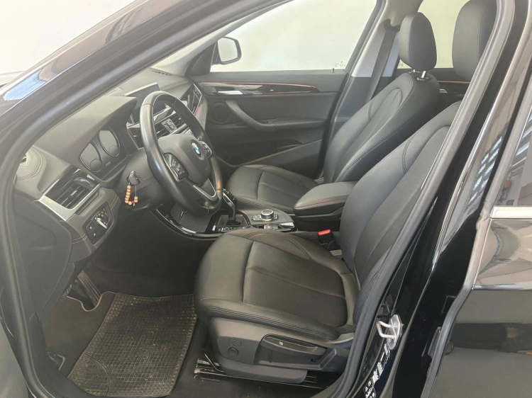 11 - BMW X1 X1 xdrive18d xLine Plus auto
