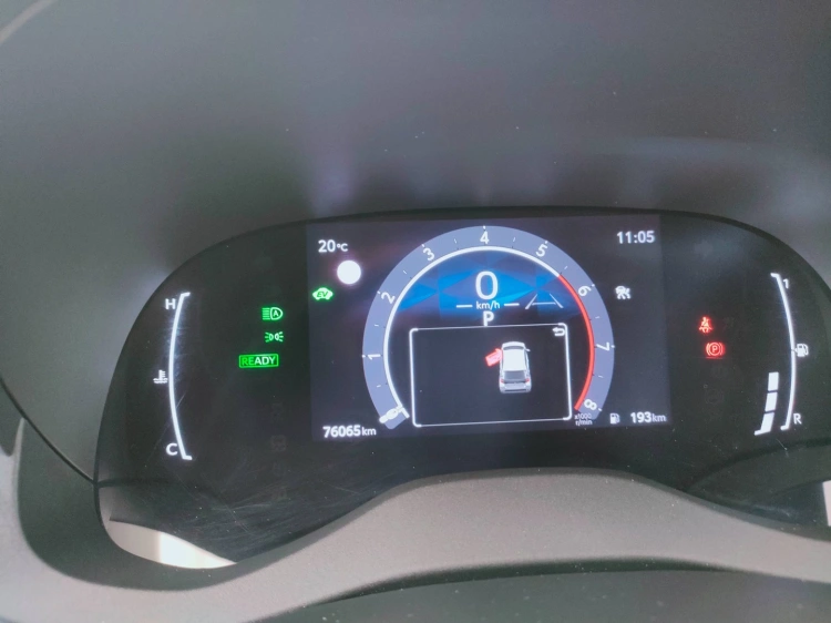 18 - Toyota Yaris Yaris 1.5h Trend