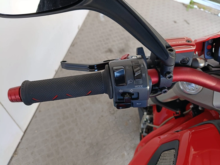 7 - Ducati E3027 CAGIVA RAPTOR 650