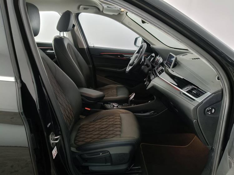 11 - BMW X1 X1 sdrive18d xLine auto