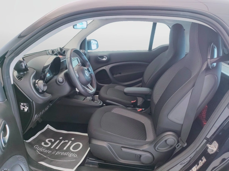 16 - smart fortwo Fortwo eq Passion 22kW