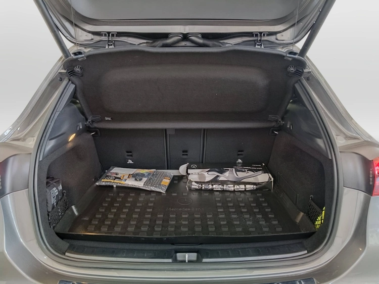 21 - Mercedes-Benz GLA 200 d AMG Line Advanced Plus Tech Edition auto