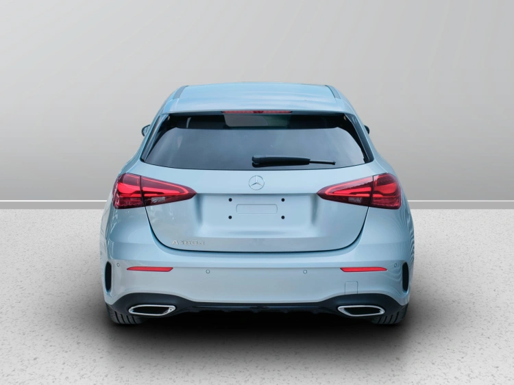 4 - Mercedes-Benz Classe A 180 d Automatic