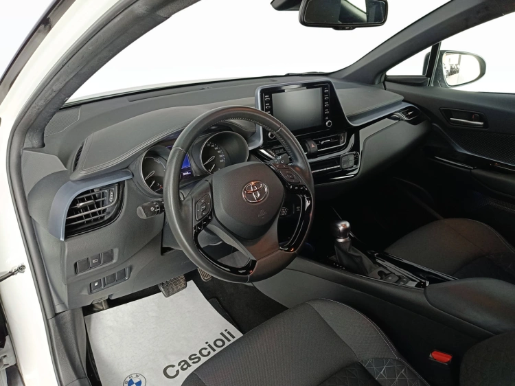 7 - Toyota C-HR C-HR 2.0h Trend e-cvt