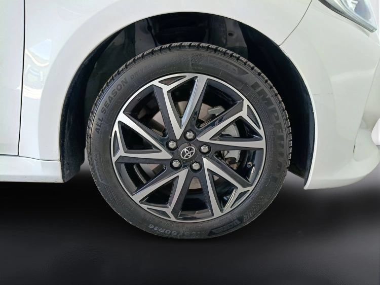 21 - Toyota Yaris Yaris 1.5h Lounge