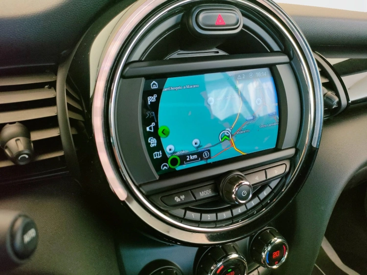 10 - MINI One Mini Cabrio 1.5 One