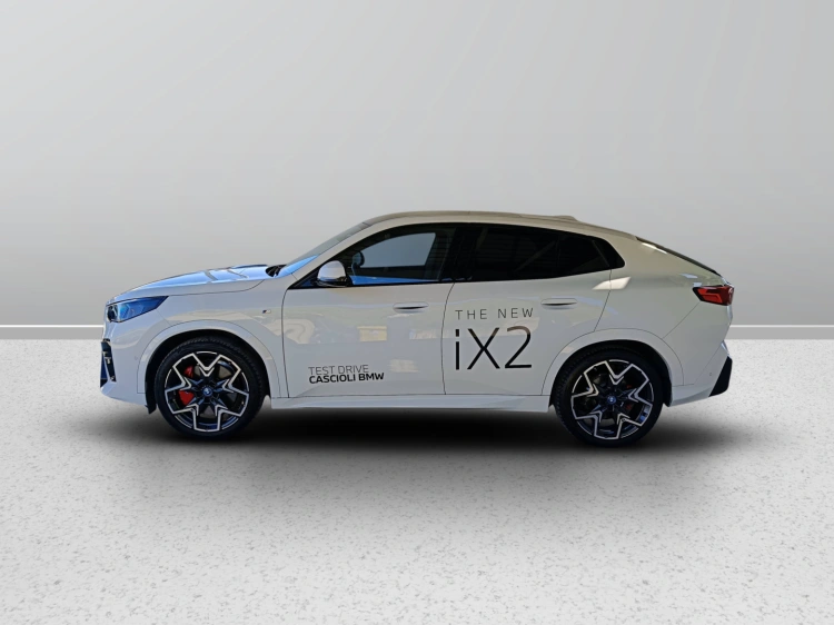 6 - BMW iX2 BMW iX2 xDrive30