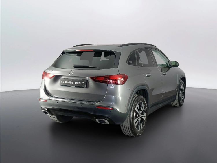 4 - Mercedes-Benz GLA 180 d Progressive Advanced Plus auto