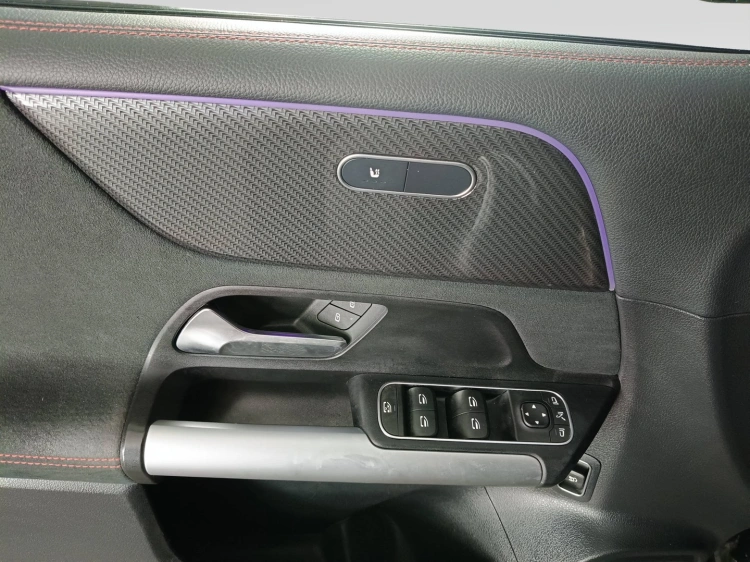 21 - Mercedes-Benz Classe B 180 d AMG Line Advanced Plus auto