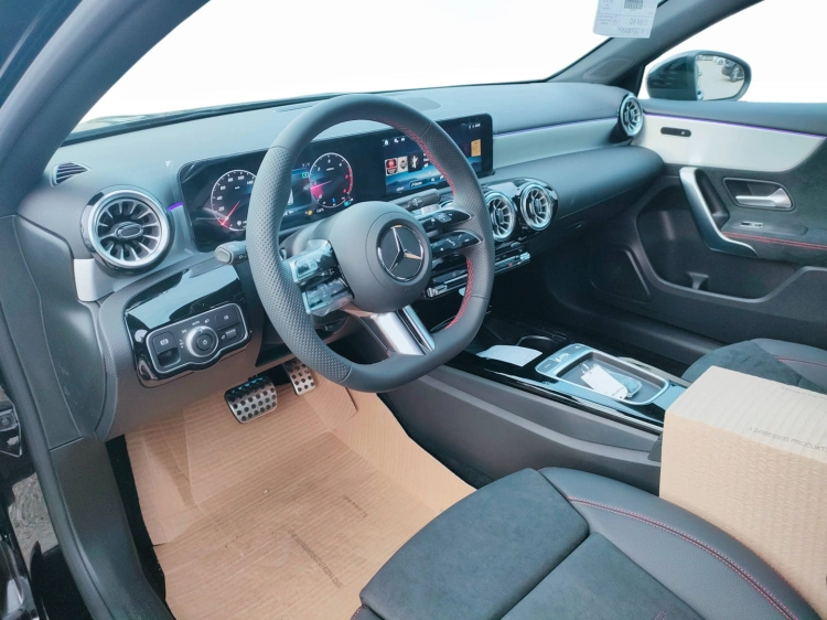 9 - Mercedes-Benz Classe A 180 d Automatic