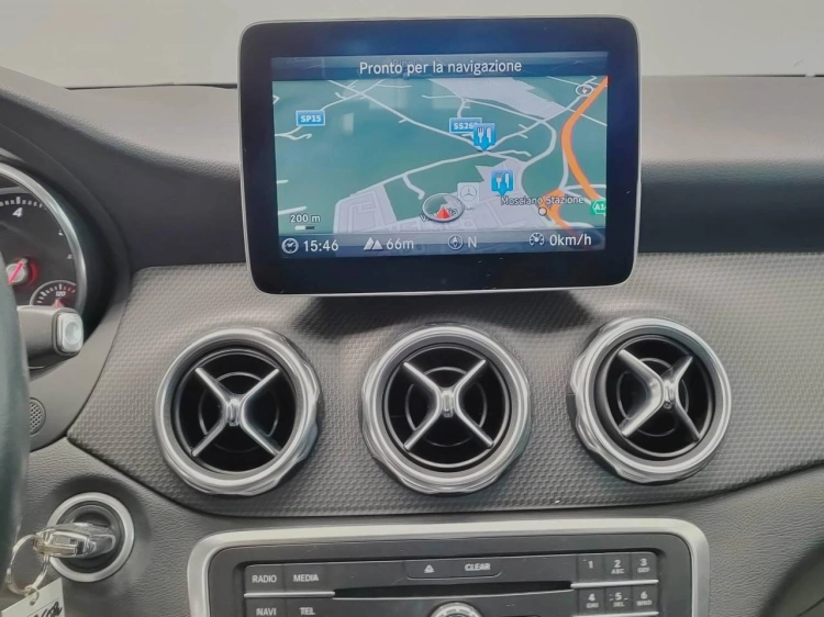 9 - Mercedes-Benz GLA 200 d Business auto