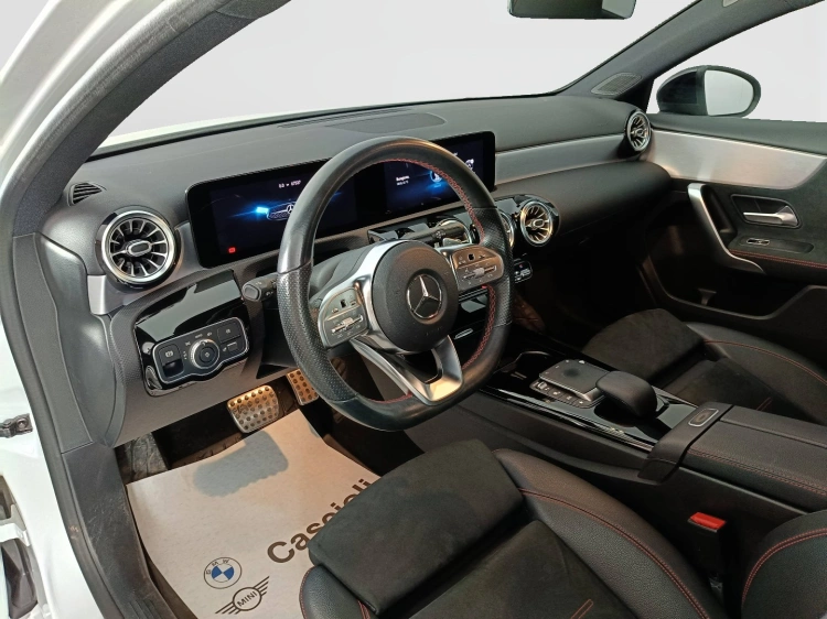 7 - Mercedes-Benz Classe A 180 d Premium auto