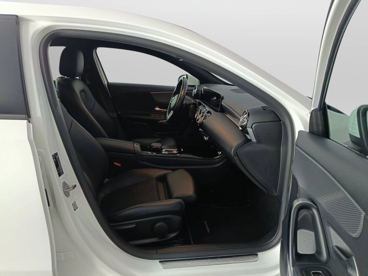 11 - Mercedes-Benz Classe A 180 d Sport Extra auto