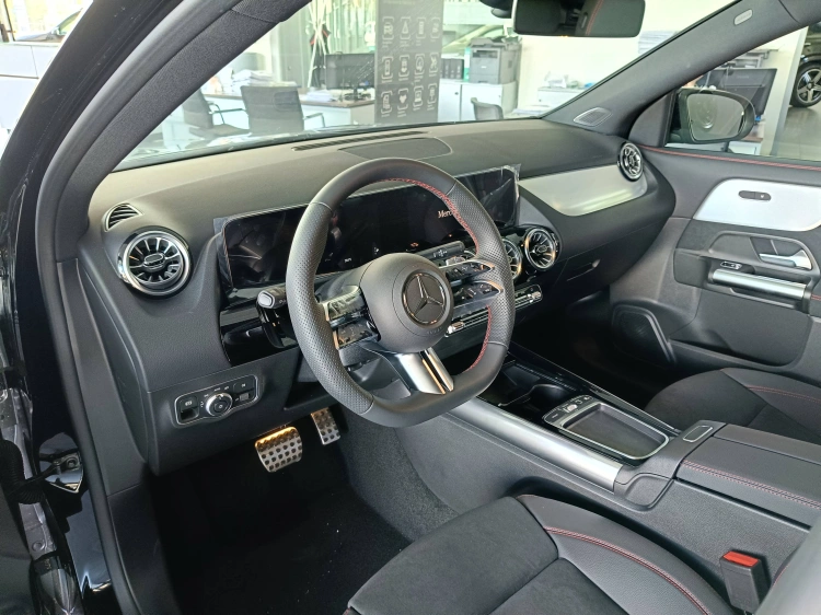 7 - Mercedes-Benz GLA 200 d Automatic 4MATIC