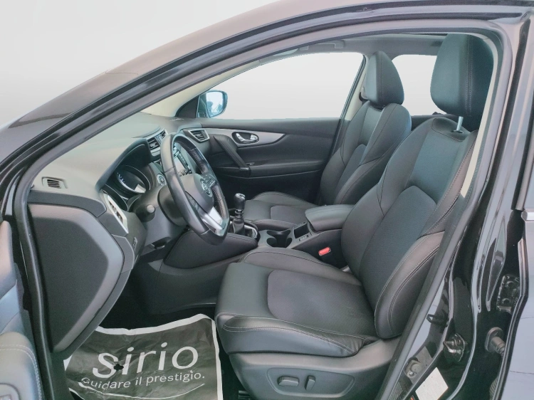 17 - Nissan Qashqai Qashqai 1.6 dci Tekna 4wd 130cv