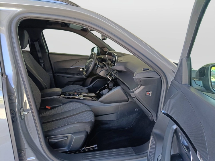 11 - Peugeot 2008 2008 1.2 puretech Allure s&s 130cv eat8