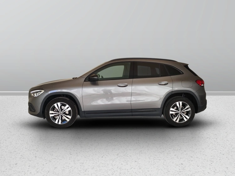 3 - Mercedes-Benz GLA 200 d Sport Plus auto