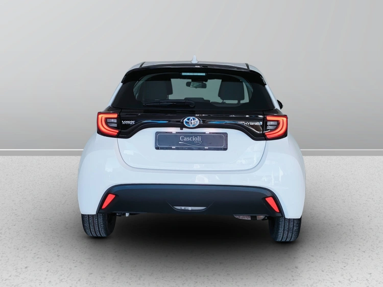 4 - Toyota Yaris Yaris 1.5h Trend