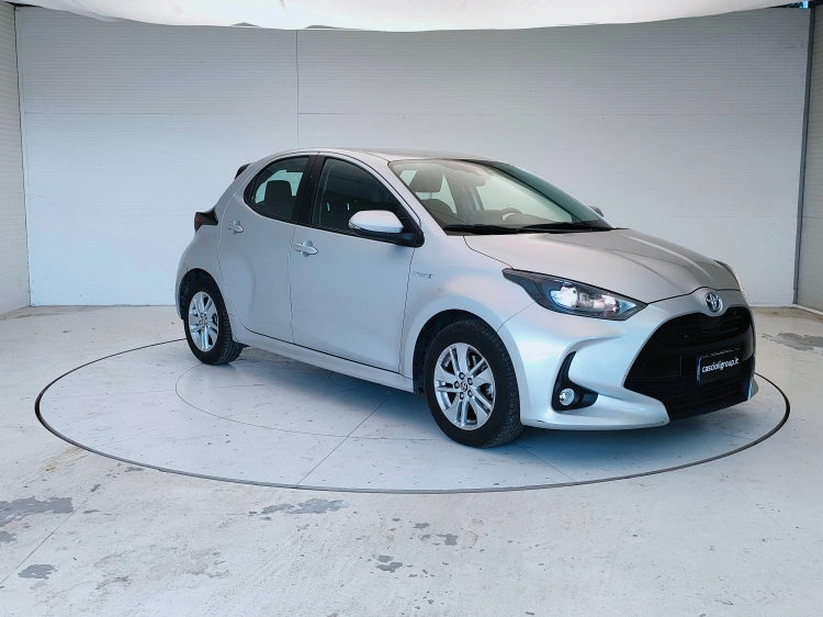 3 - Toyota Yaris Yaris 1.5h Active