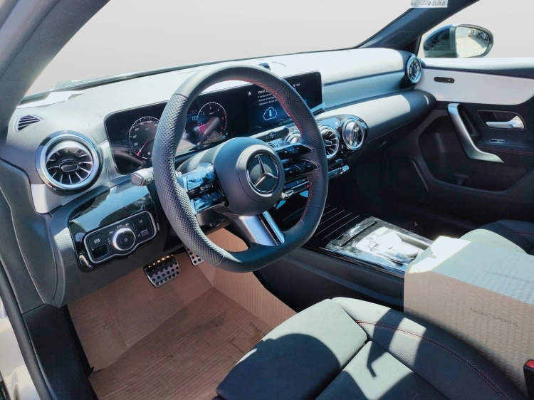 8 - Mercedes-Benz Classe A 180 d Automatic
