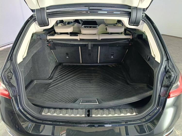15 - BMW Serie 3 320d Touring xdrive Luxury auto