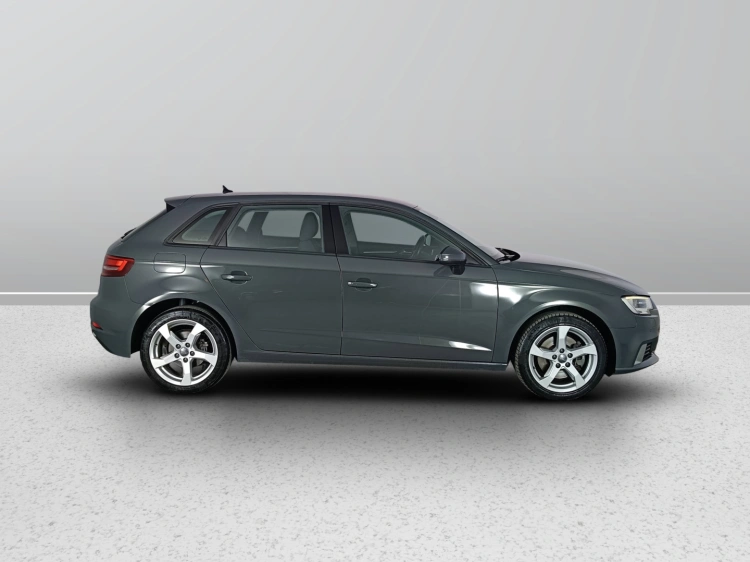 6 - Audi A3 A3 Sportback 35 2.0 tdi Sport 150cv s-tronic 7m