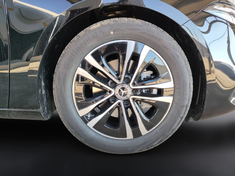 7 - Mercedes-Benz Classe A 180 d Automatic