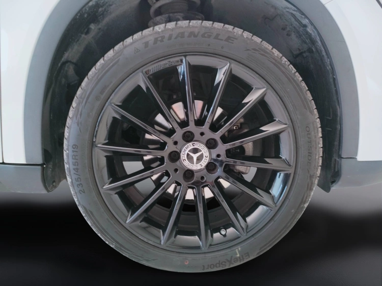 10 - Mercedes-Benz GLA 200 d Night Edition 4matic auto