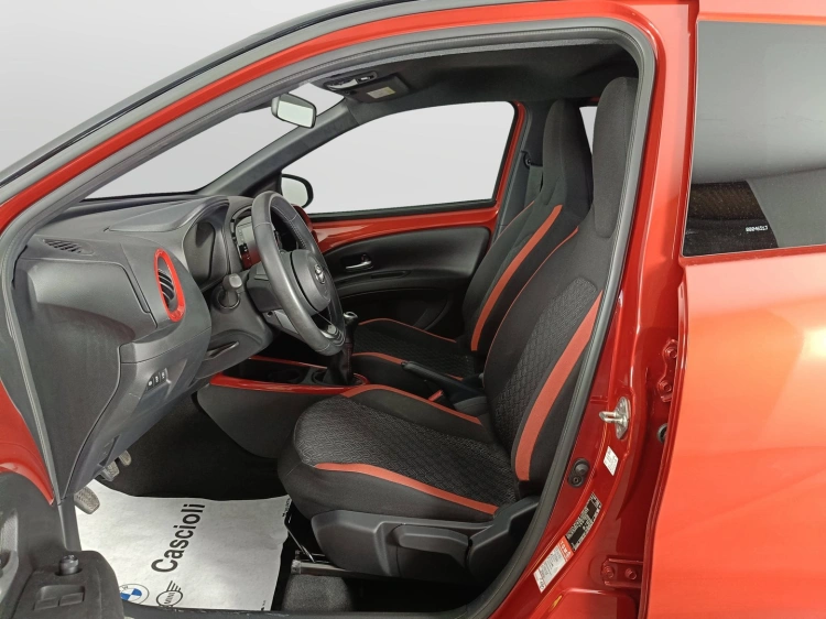 8 - Toyota Aygo X Aygo X 1.0 Trend 72cv